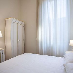 Camera con letto king size